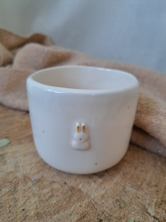 Chávena - Coelho em relevo + pintas cor