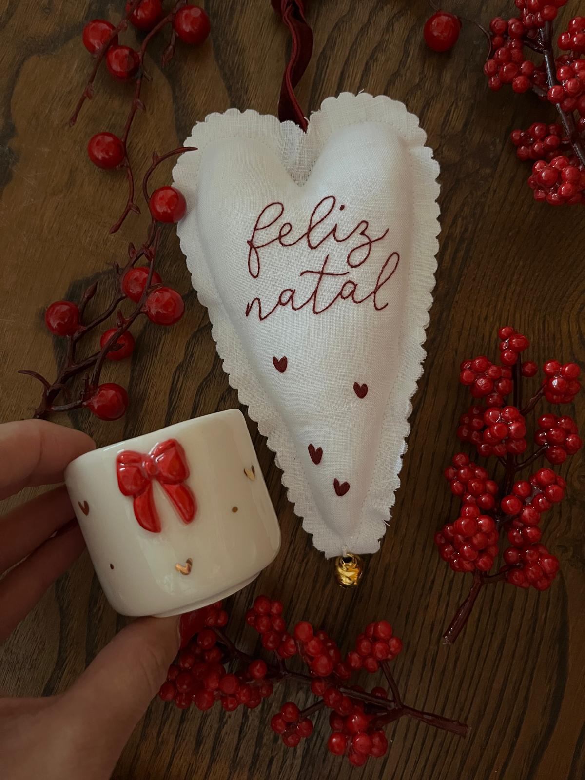 Pack - Pendente coração "Feliz Natal" + Chávena Laço Vermelho