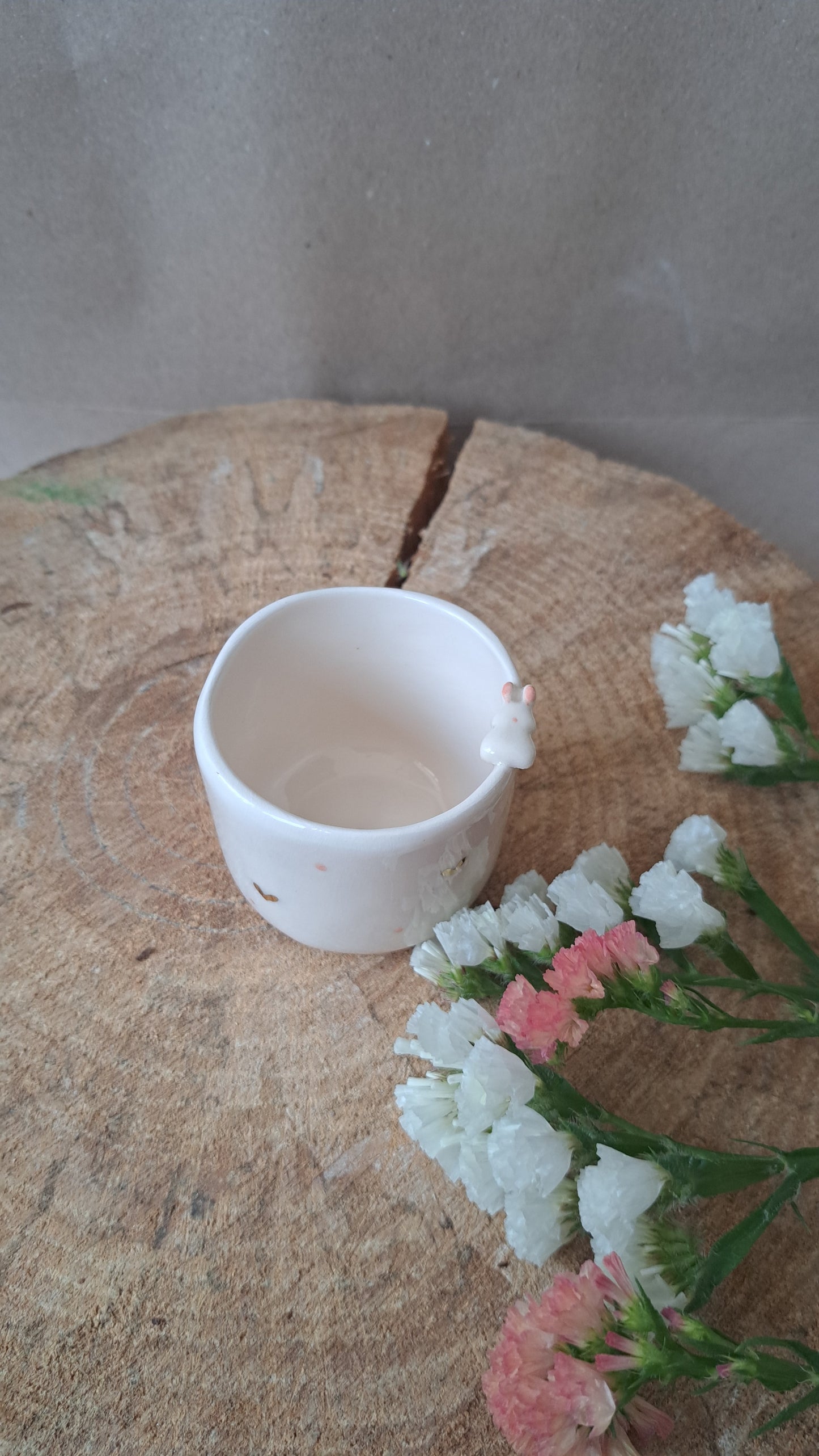 Chávena - coelho rebordo + pintas cor