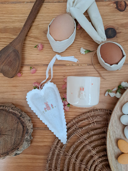 Pack - Chávena coelho em relevo + pendente 🤍