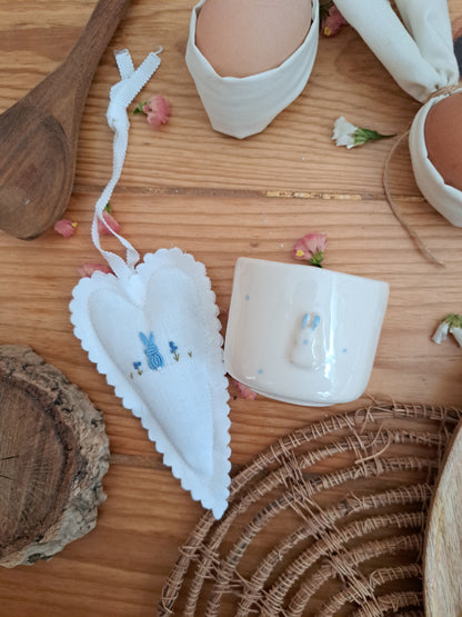 Pack - Chávena coelho em relevo + pendente 🤍