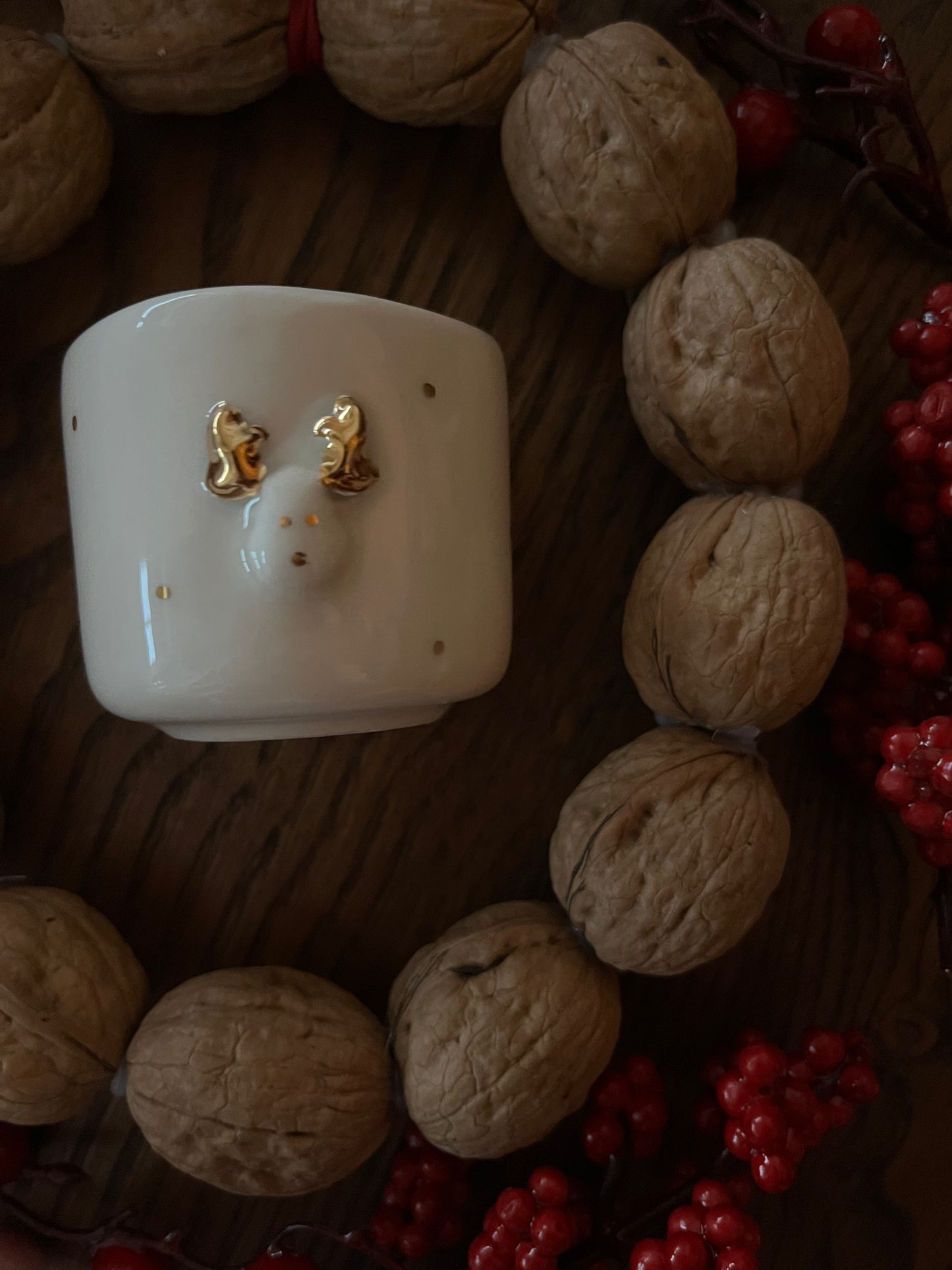 Chávena - rena em relevo + pintas ouro