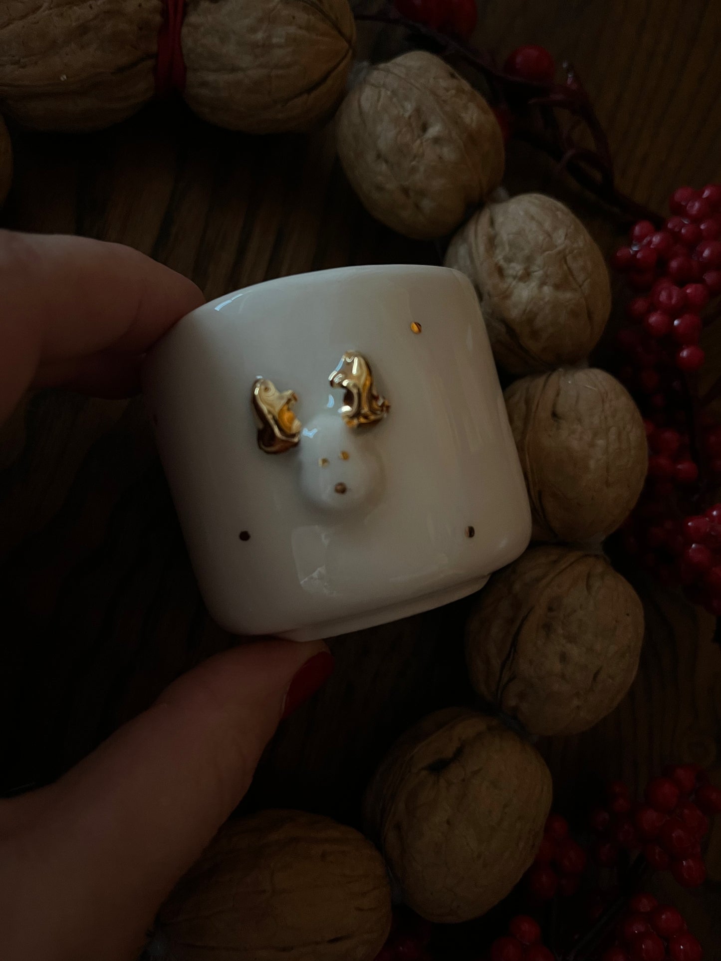 Chávena - rena em relevo + pintas ouro