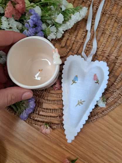 Pack - Chávena coelho rebordo 🤍 ouro + pendente 🤍