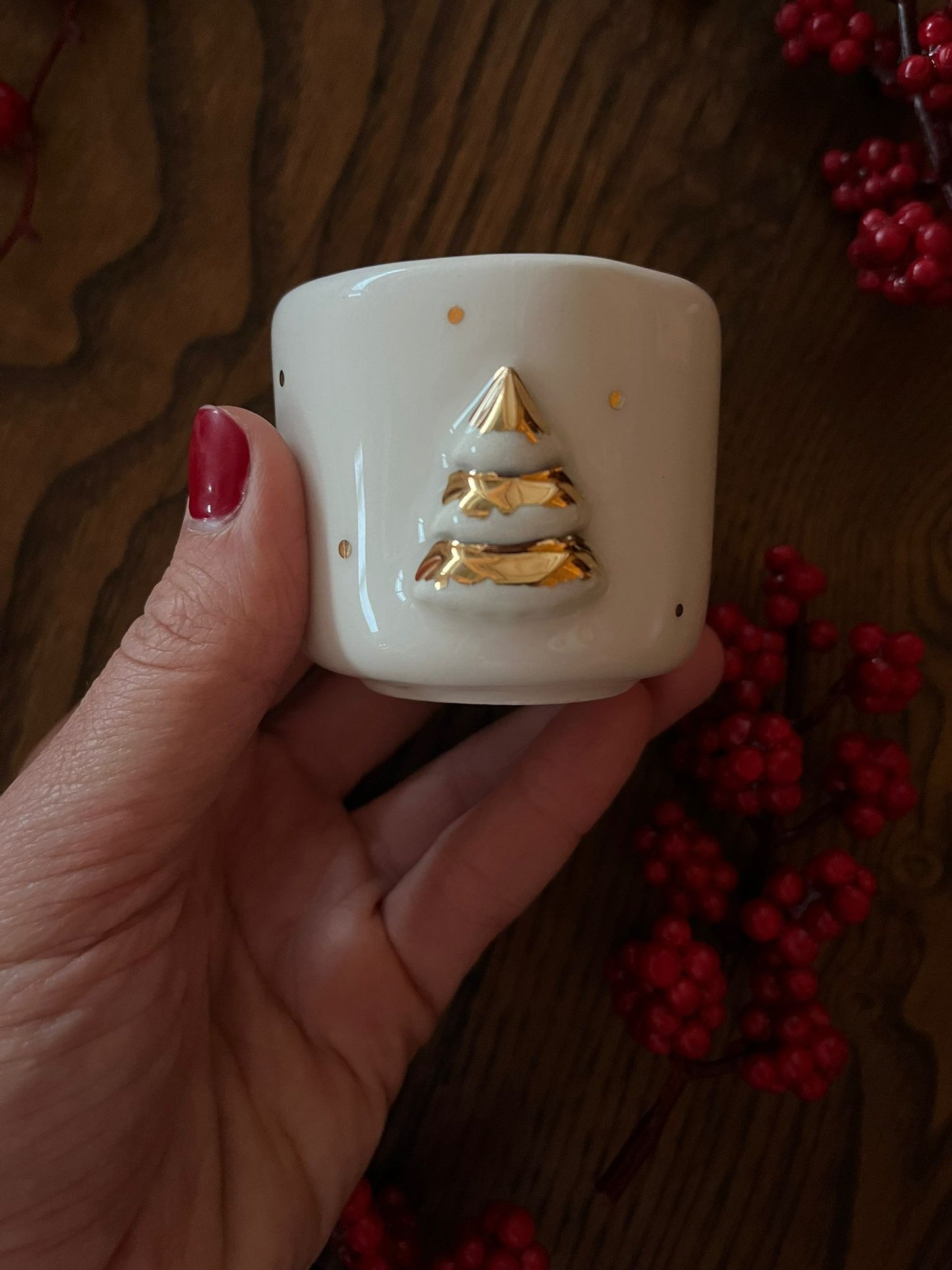 Chávena - pinheiro em relevo + pintas ouro